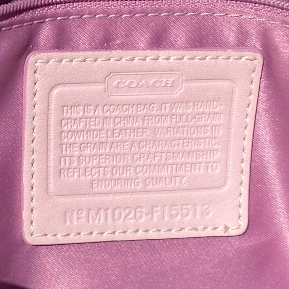 Mauve Leather Coach Handbag with removable shoulder strap - Picture 6 of 14